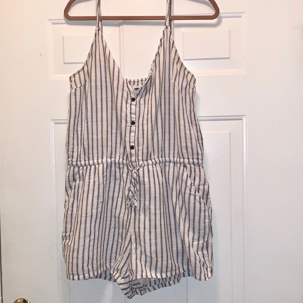 Pin-striped romper with shorts - Picture 1 of 2